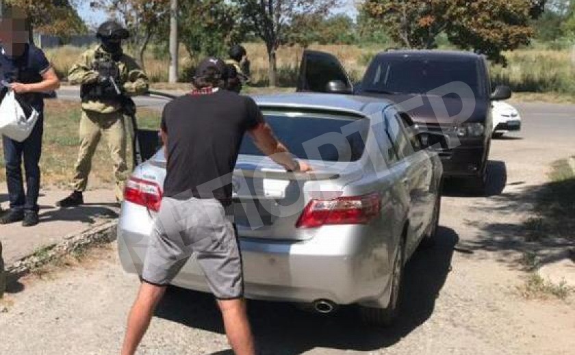 В Днепре задержали иностранного киллера В Днепре задержали иностранного киллера