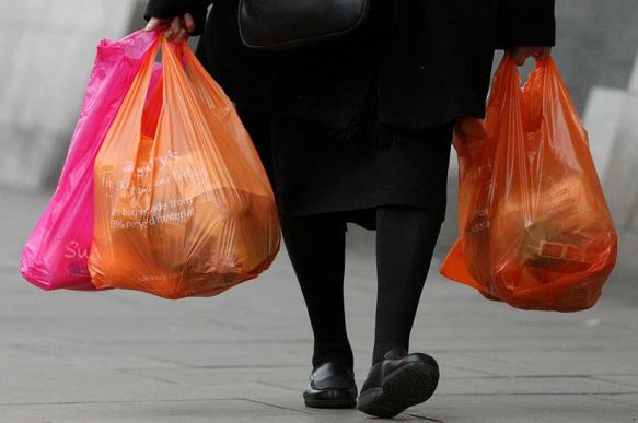 В Днепре анонимно оставляют под дверью пакеты с продуктами. На очереди - спиртное