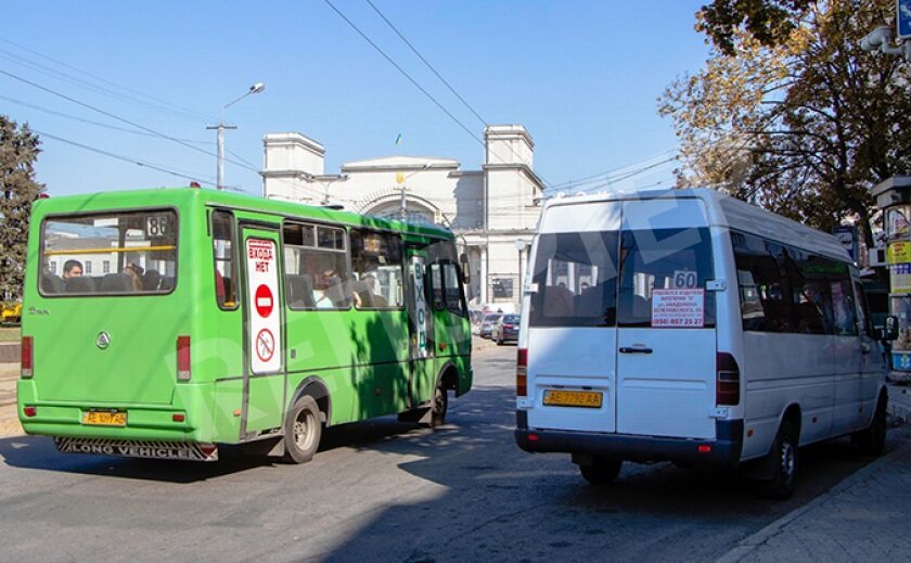 Днепровские автобусы, не добравшие баллы, снимут с маршрутов