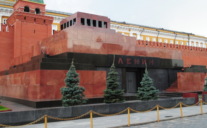 Украинские патриоты ликуют: туристы Ленина уже не увидят Украинские патриоты ликуют: туристы Ленина уже не увидят
