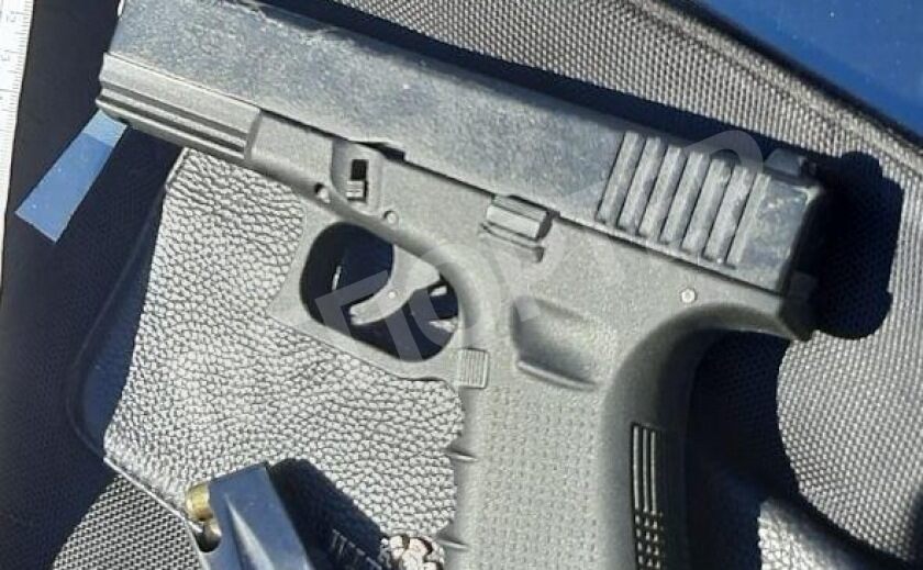 В Днепре на Амуре у закумаренного водилки обнаружили «Glock»