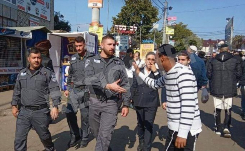 На помощь украинским полицейским в Умань приехали 6 израильских