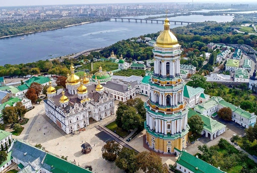 В Украине появятся освященные маски, а в монастырях поселятся медики В Украине появятся освященные маски, а в монастырях поселятся медики