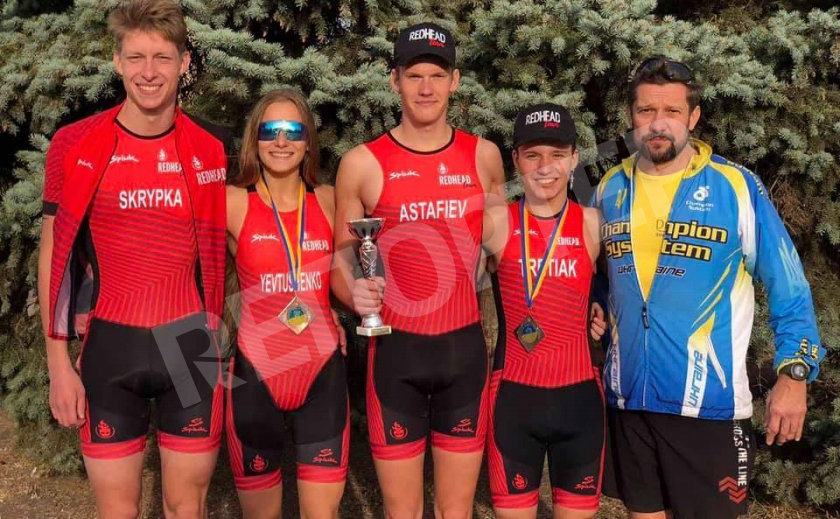 Днепровские триатлонисты завоевали призовые места на чемпионате Украины