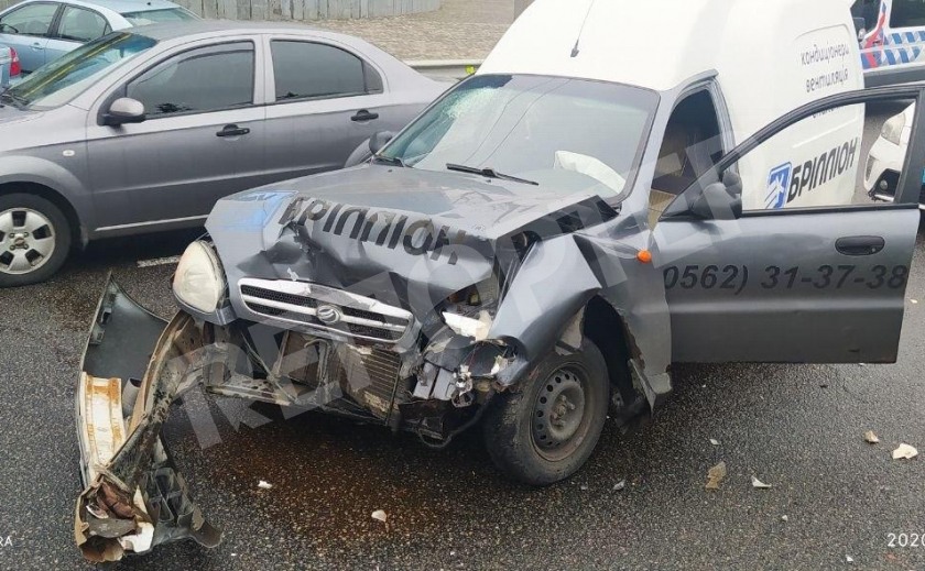 В днепровской аварии пассажир получил травму головы В днепровской аварии пассажир получил травму головы