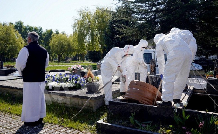 В Украине за сутки умерли 107 зараженных, карантин – до конца года, а климат для землян страшнее вируса СВОДКА В Украине за сутки умерли 107 зараженных, карантин – до конца года, а климат для землян страшнее вируса СВОДКА
