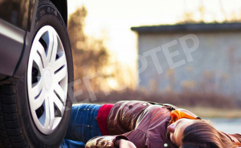 В Днепропетровске водитель сбил девчонку на «зебре» и уехал