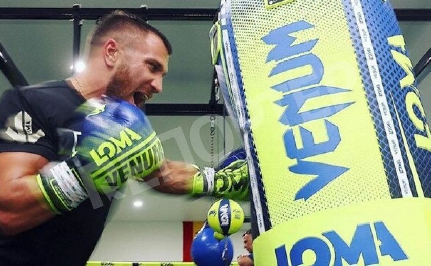 Наиболее титулованный боксёр Украины «отдал» пояса американцу