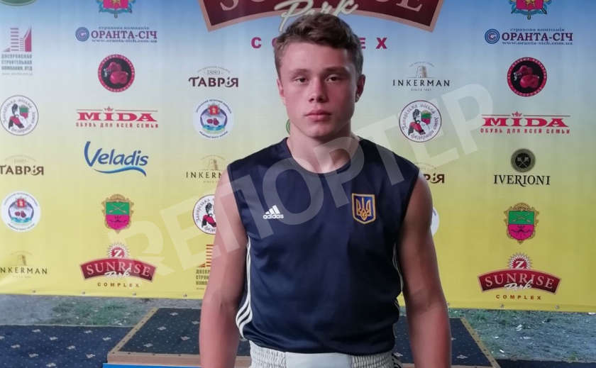 Юный днепровский боксер завоевал бронзу на чемпионате Украины