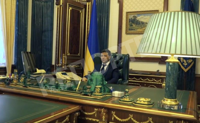Антивирус. Президент Украины протестирует вакцину на себе, а «Нафтогазу» повезло с деньгами