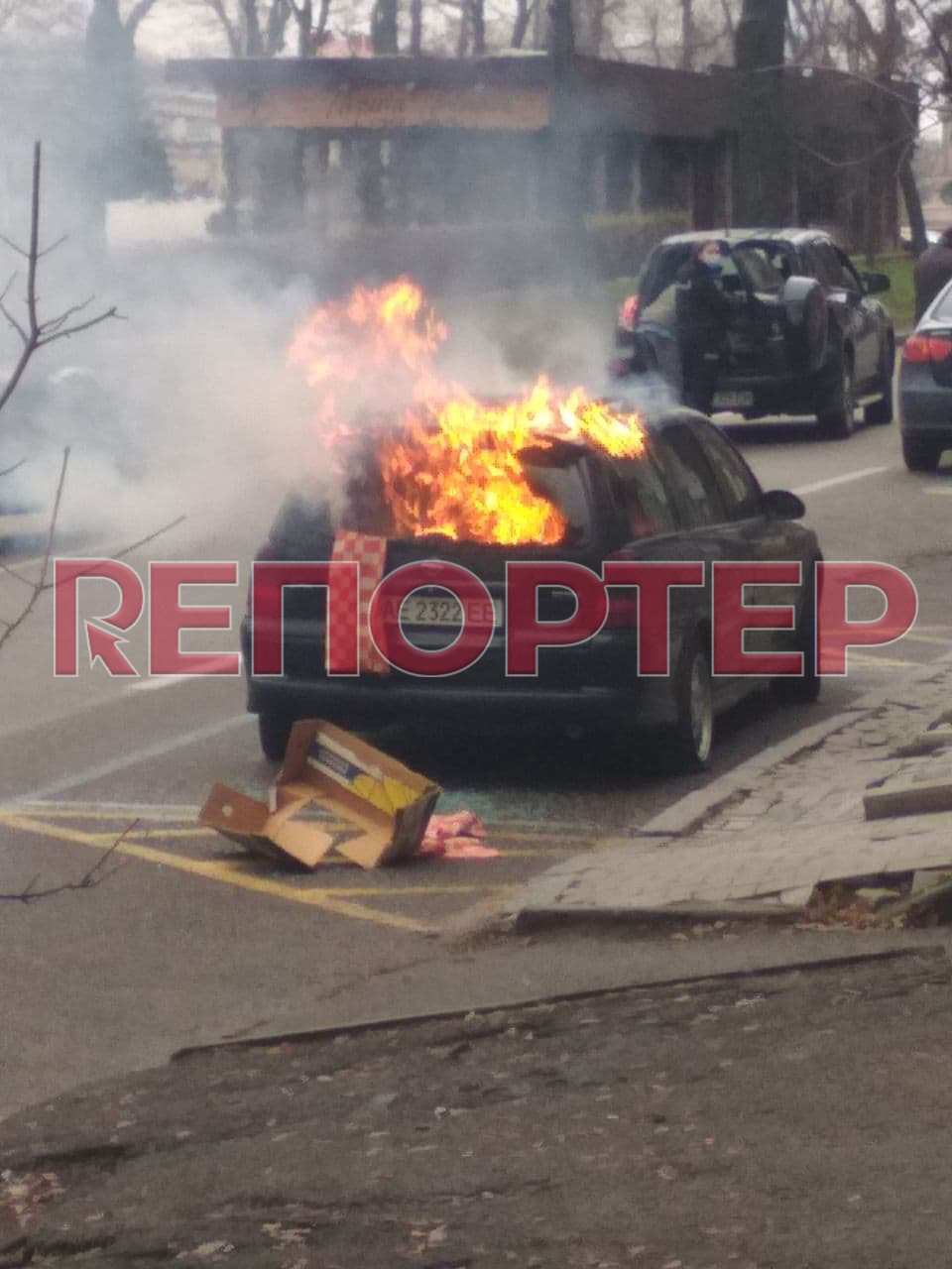 В Днепре горел автомобиль с оружием: были слышны хлопки | Репортер